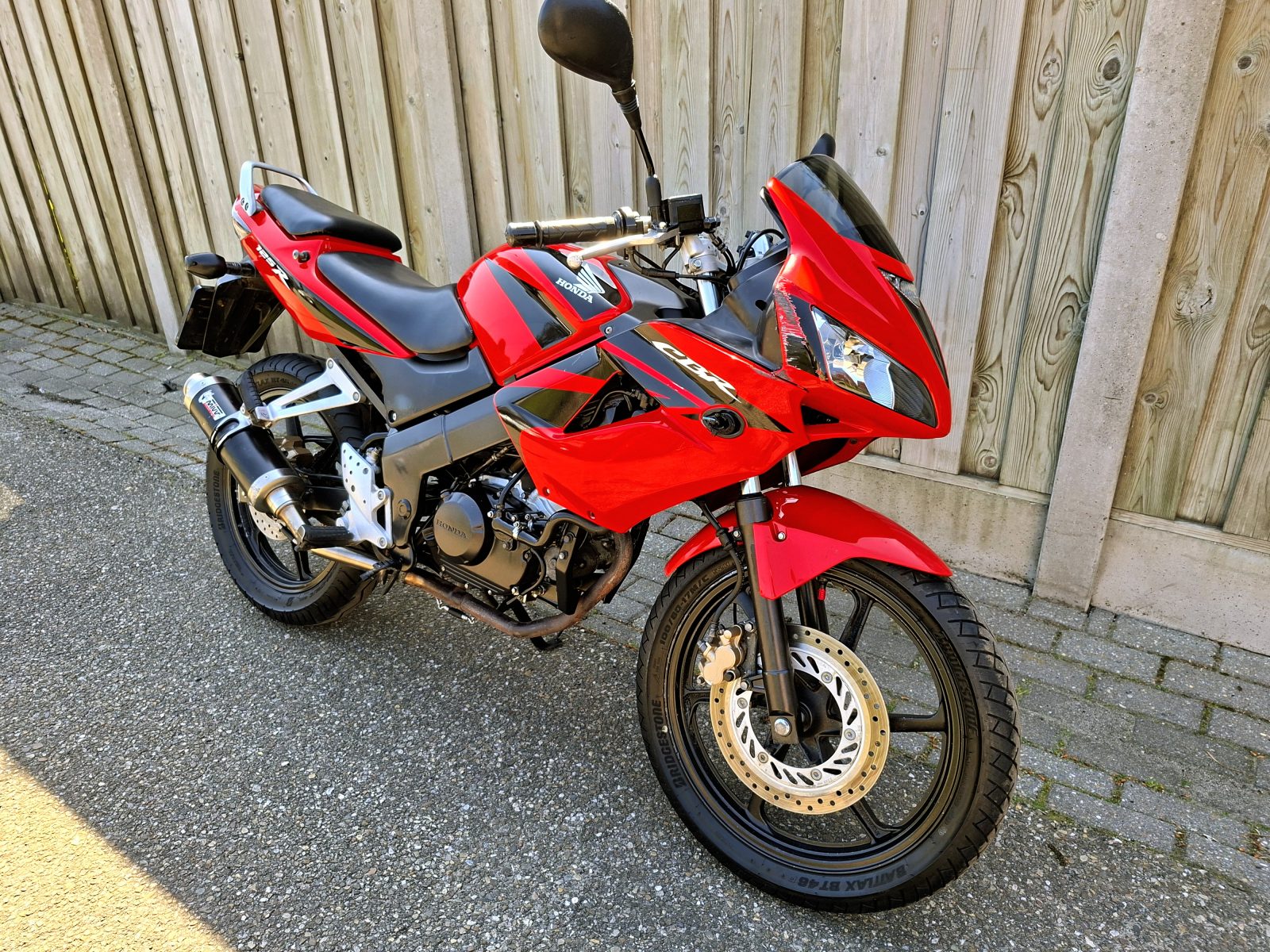 HONDA CBR125R (2009)