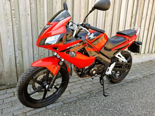 HONDA CBR125R (2009) foto 12