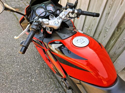 HONDA CBR125R (2009) foto 17