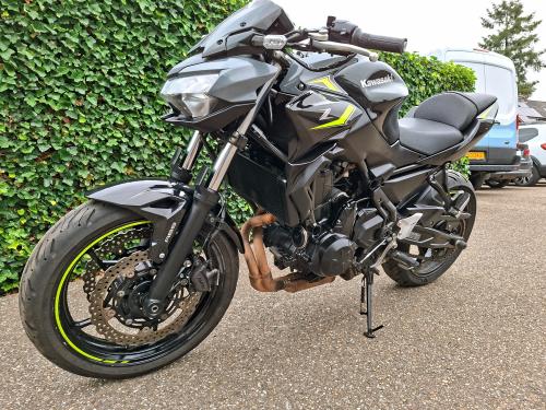 KAWASAKI Z650 (2024) foto 10