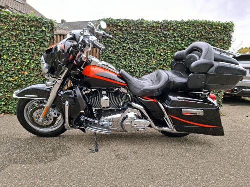 HARLEY DAVIDSON FLHTCUSE 2 ELECTRA GLIDE (2007) foto 11
