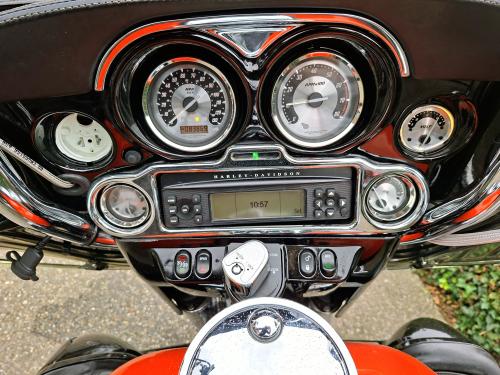 HARLEY DAVIDSON FLHTCUSE 2 ELECTRA GLIDE (2007) foto 21