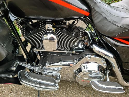 HARLEY DAVIDSON FLHTCUSE 2 ELECTRA GLIDE (2007) foto 18