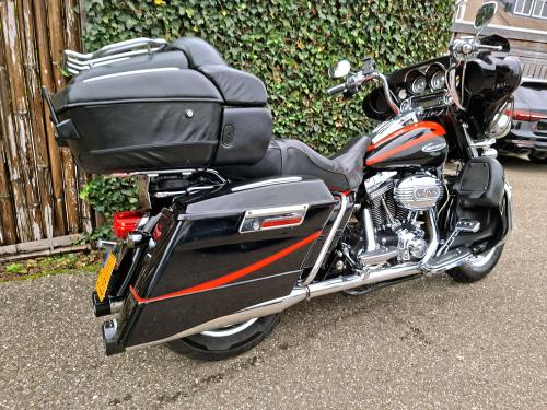 HARLEY DAVIDSON FLHTCUSE 2 ELECTRA GLIDE (2007) foto 8